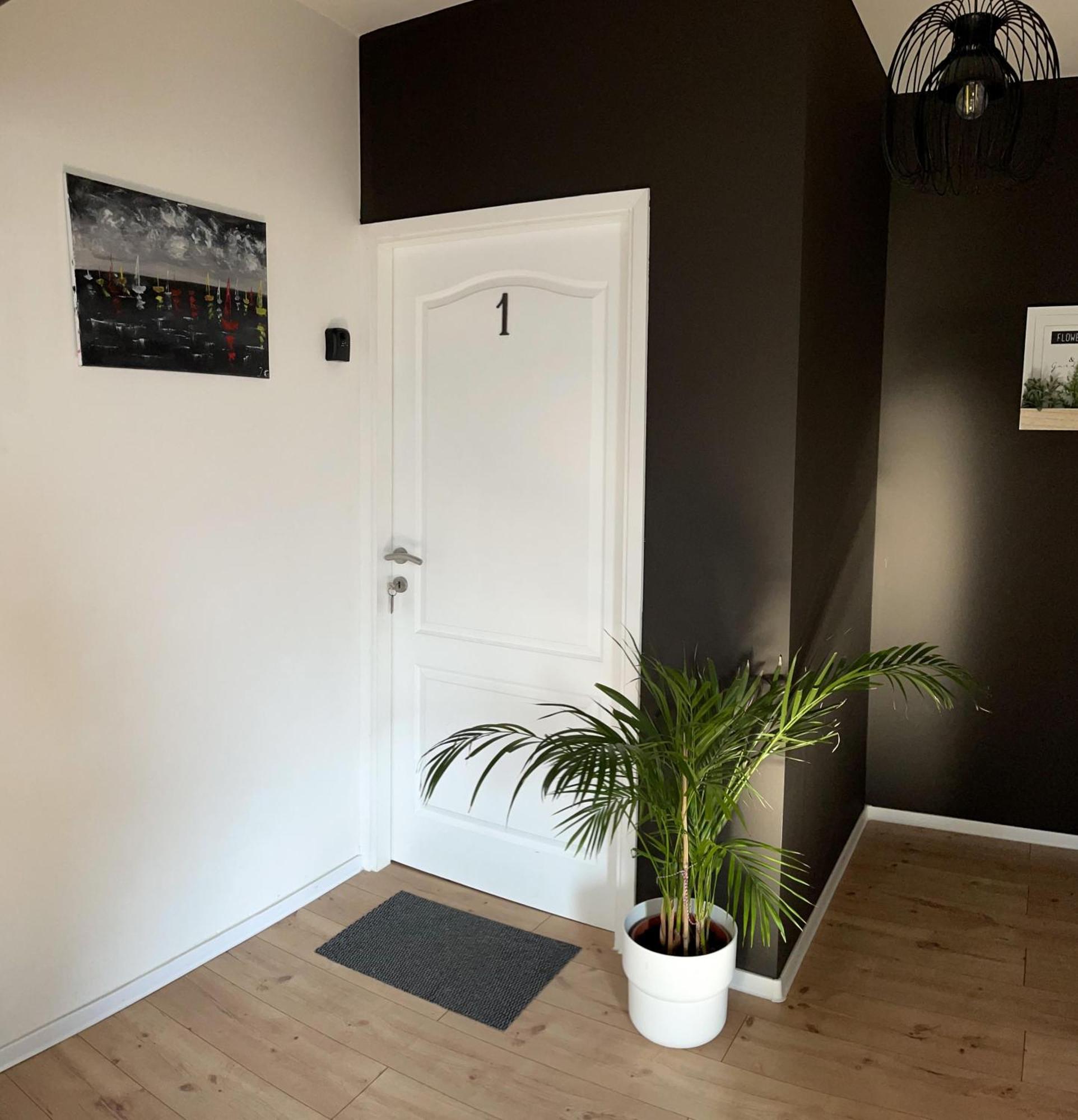 4 Stars Apartments Near Airport Велика-Горица Экстерьер фото